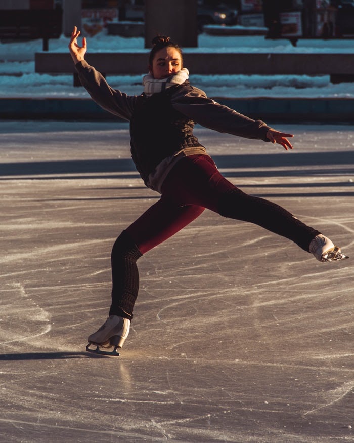 how much do figure skating instructors make