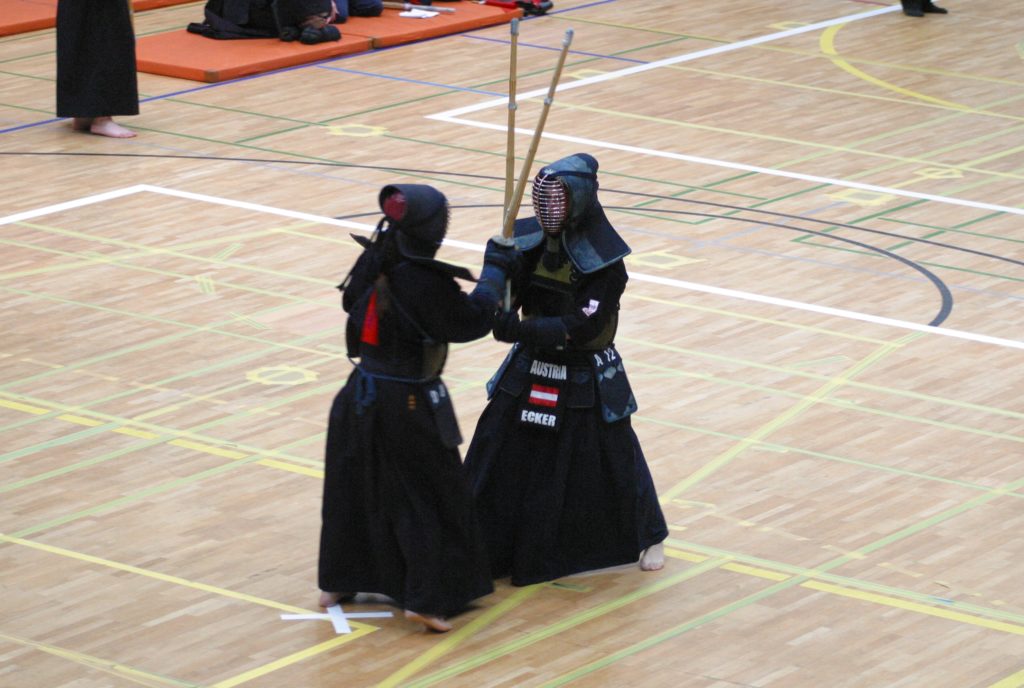 Kendo fighters starting off a combat